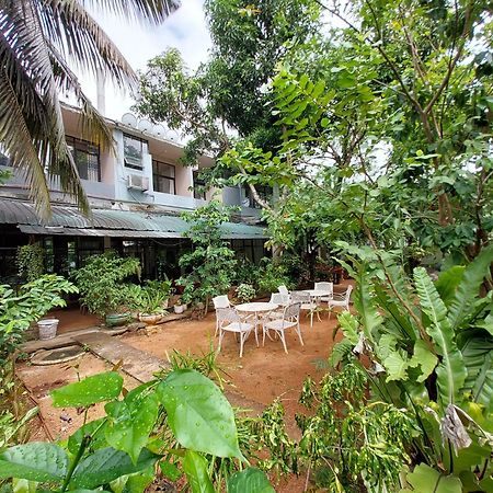 Lake Wave Hotel Anuradhapura Luaran gambar