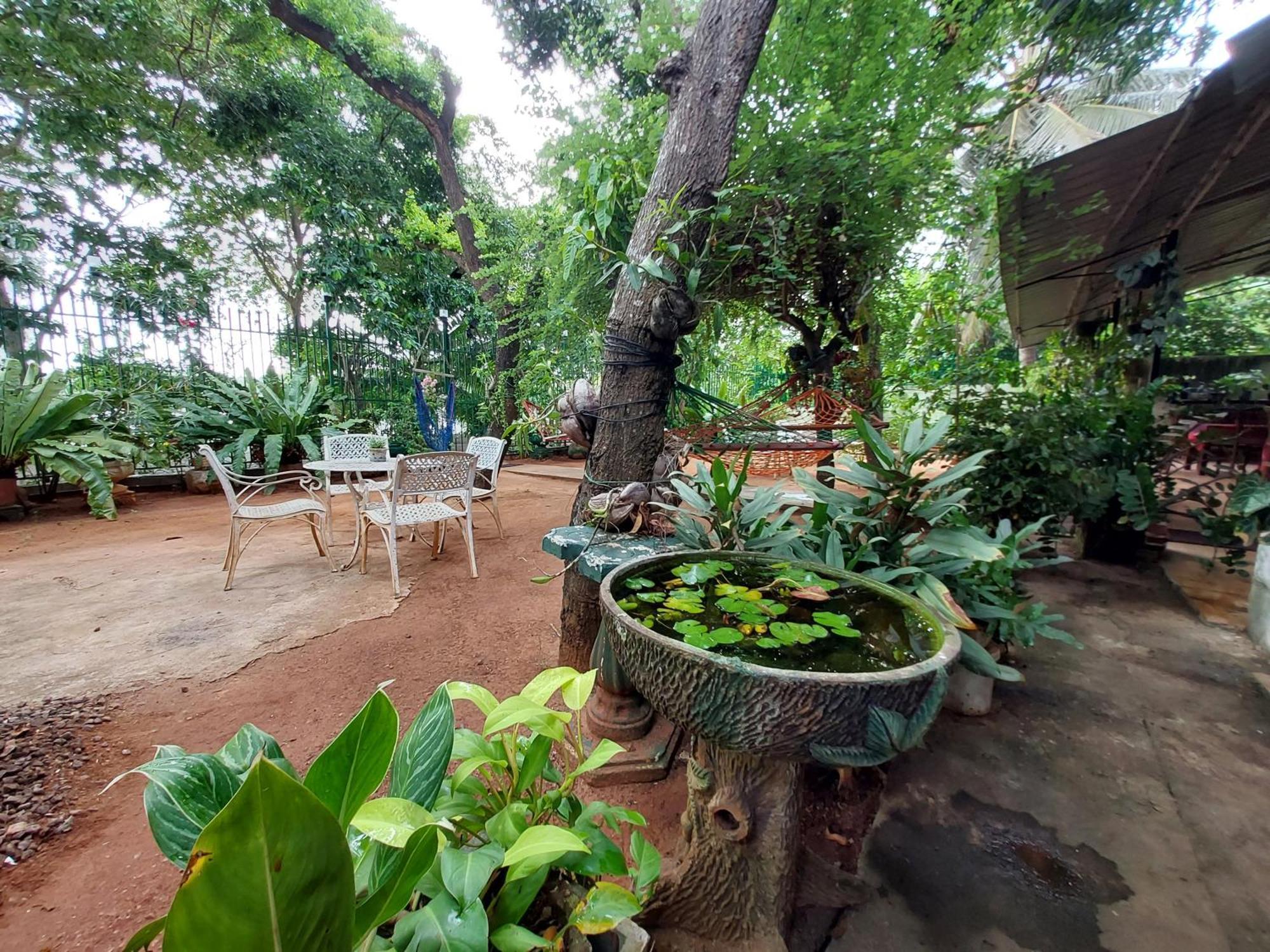 Lake Wave Hotel Anuradhapura Luaran gambar