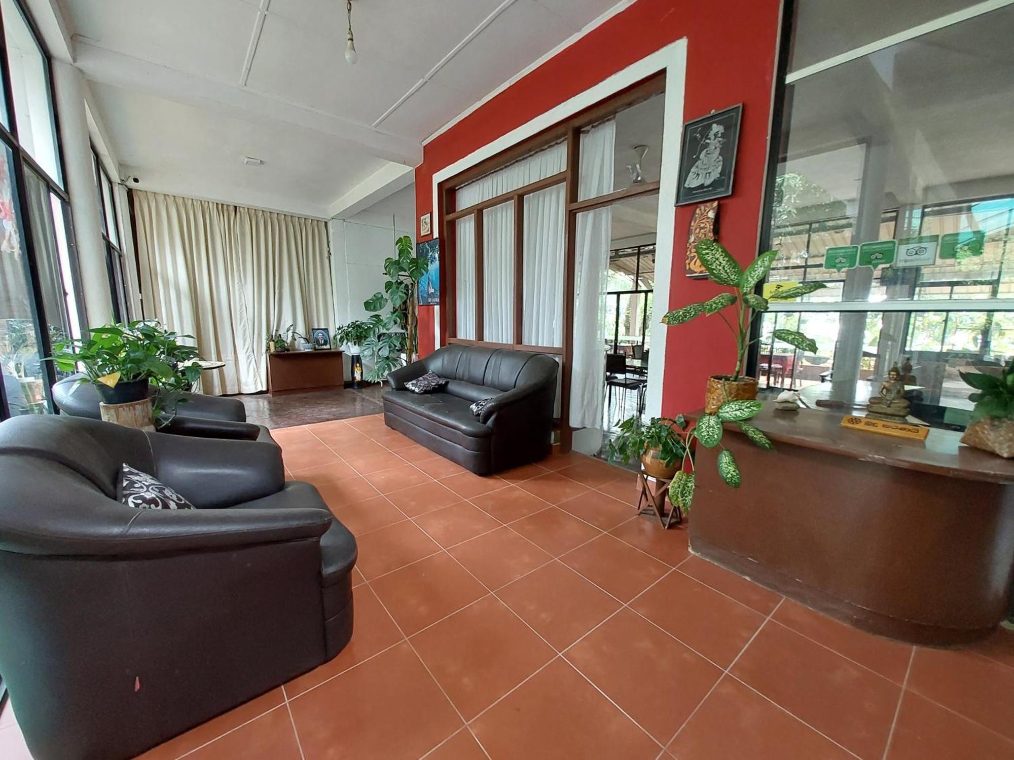 Lake Wave Hotel Anuradhapura Luaran gambar