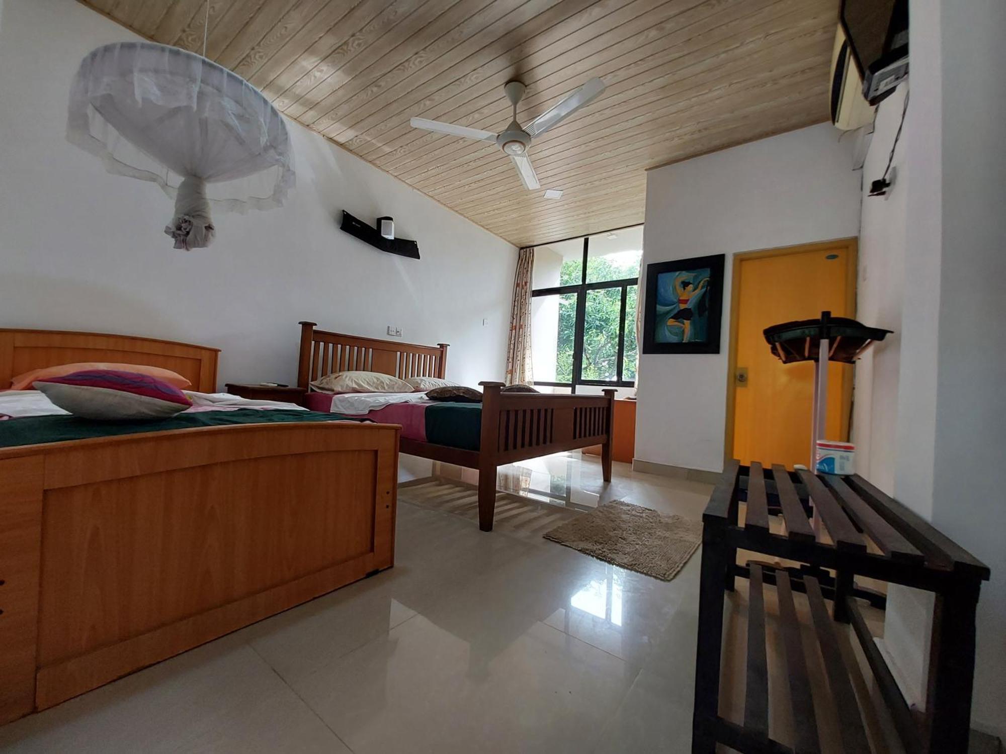 Lake Wave Hotel Anuradhapura Luaran gambar
