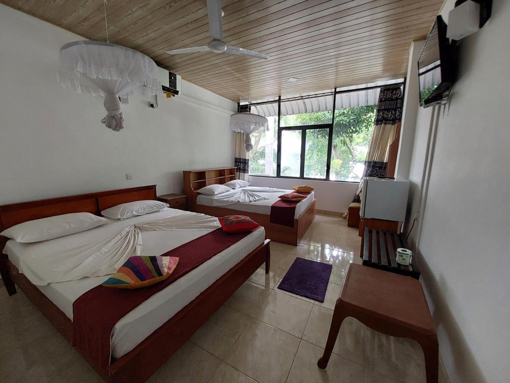 Lake Wave Hotel Anuradhapura Luaran gambar