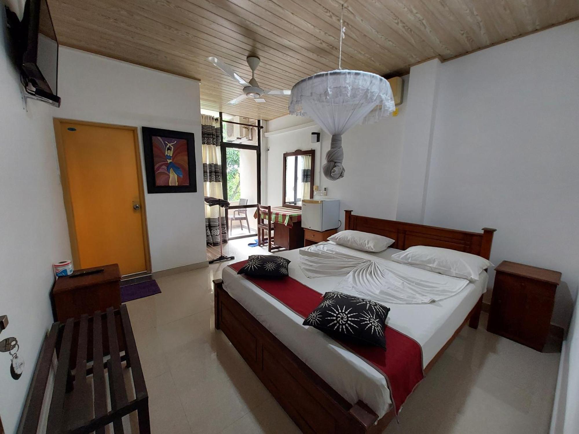 Lake Wave Hotel Anuradhapura Luaran gambar